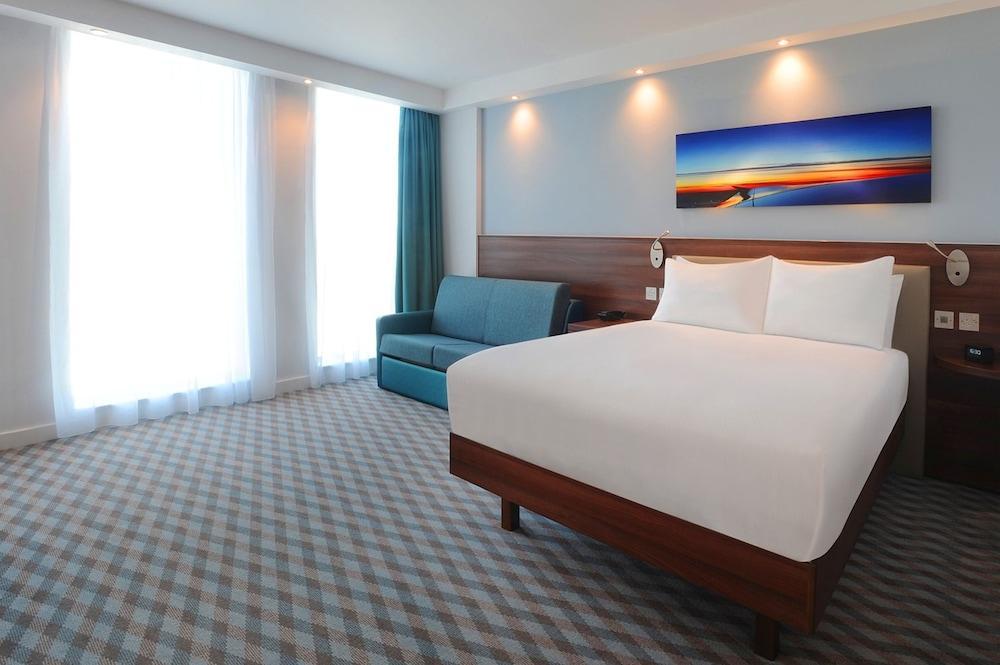 Hotel Hampton By Hilton London Stansted Airport Stansted Mountfitchet Esterno foto