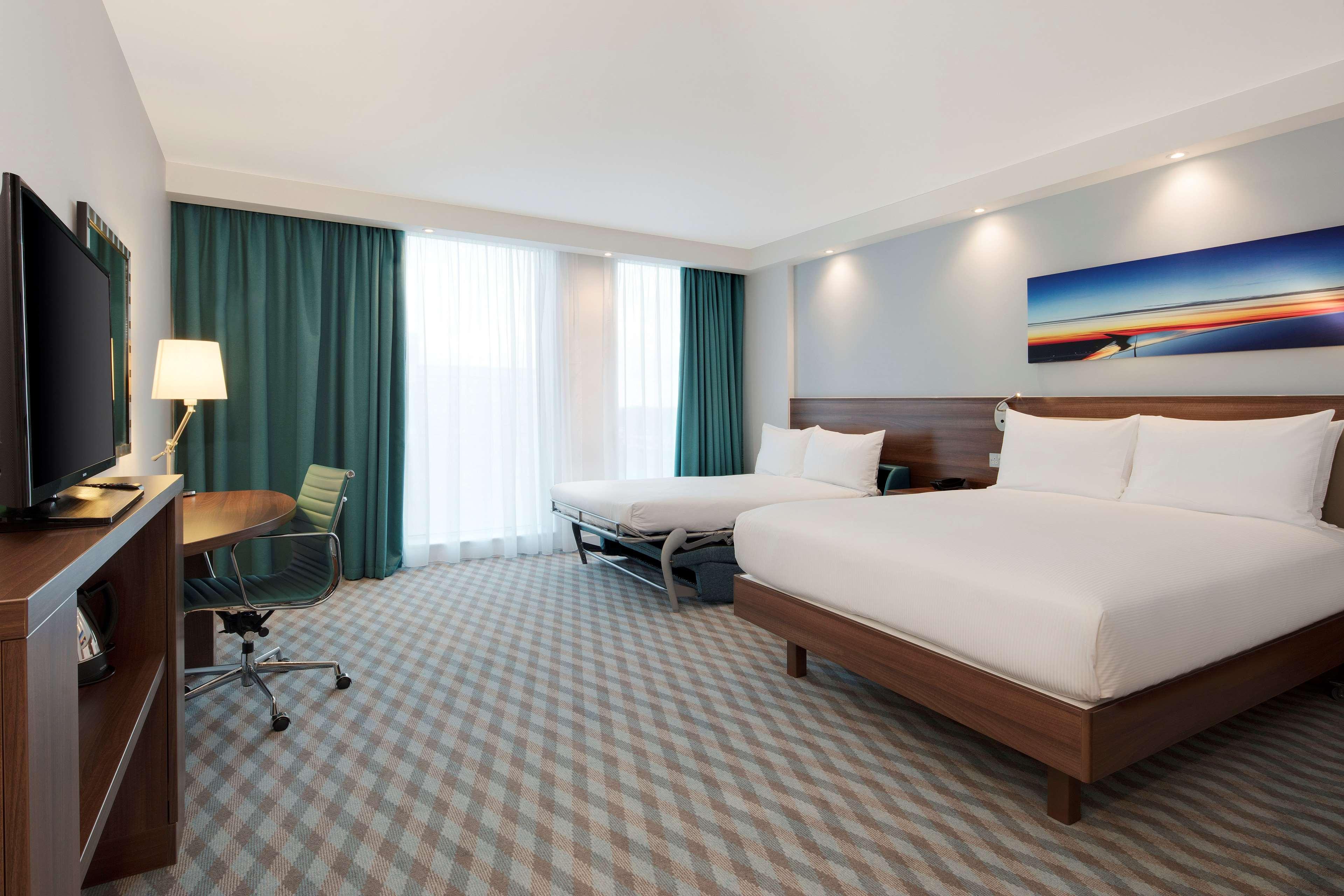 Hotel Hampton By Hilton London Stansted Airport Stansted Mountfitchet Esterno foto