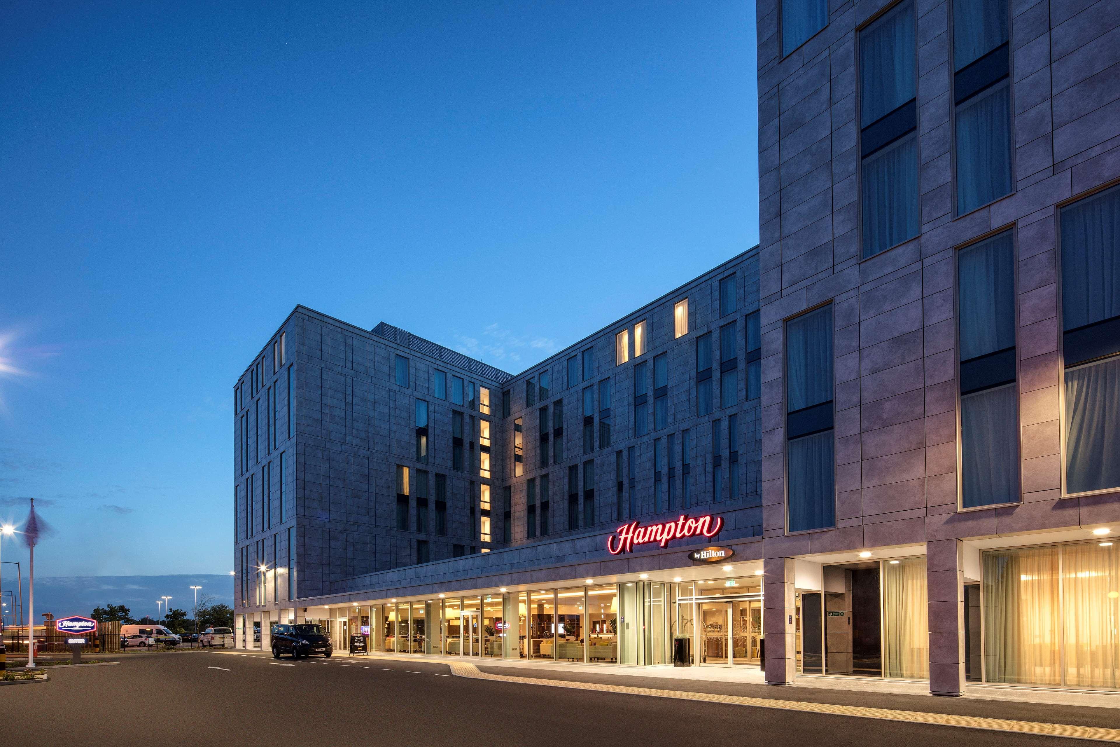 Hotel Hampton By Hilton London Stansted Airport Stansted Mountfitchet Esterno foto