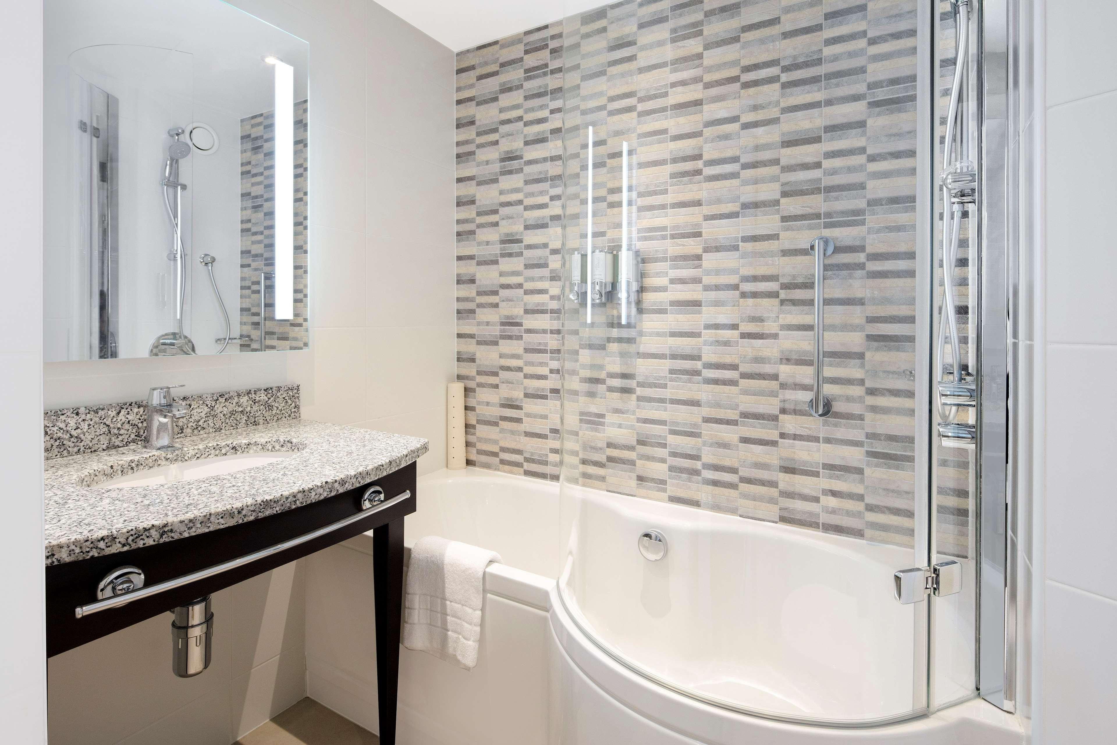 Hotel Hampton By Hilton London Stansted Airport Stansted Mountfitchet Esterno foto