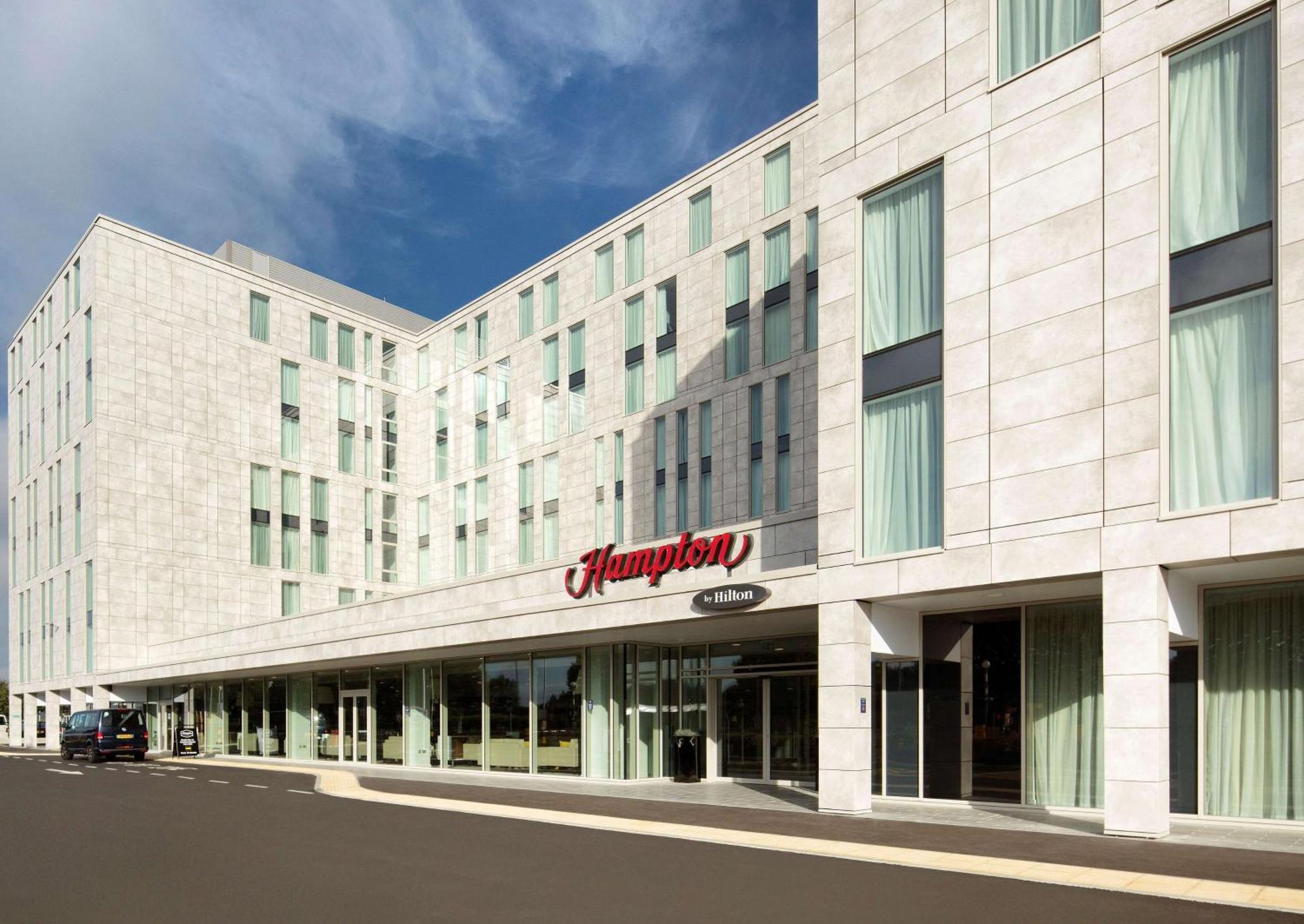 Hotel Hampton By Hilton London Stansted Airport Stansted Mountfitchet Esterno foto