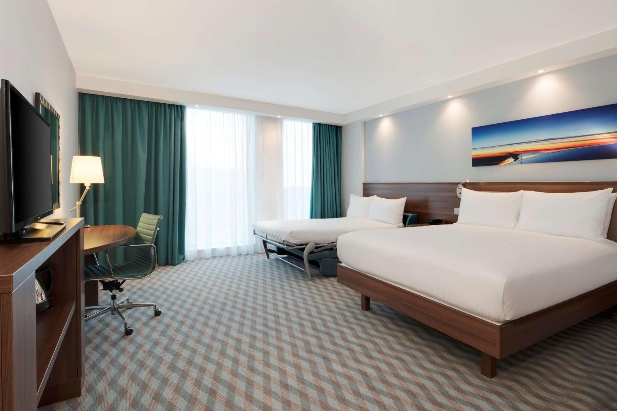 Hotel Hampton By Hilton London Stansted Airport Stansted Mountfitchet Esterno foto