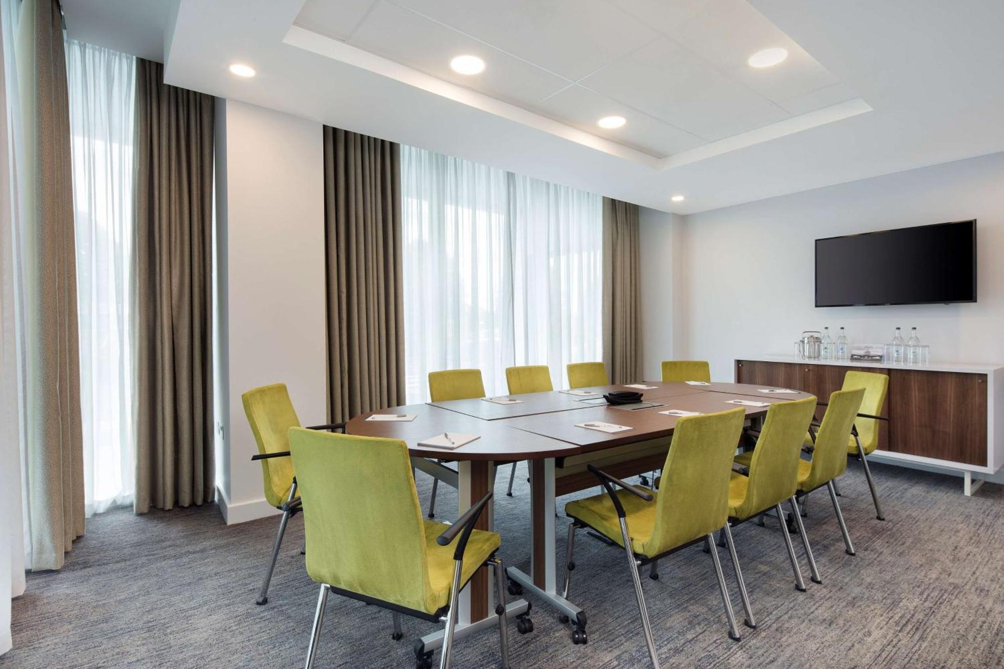 Hotel Hampton By Hilton London Stansted Airport Stansted Mountfitchet Esterno foto