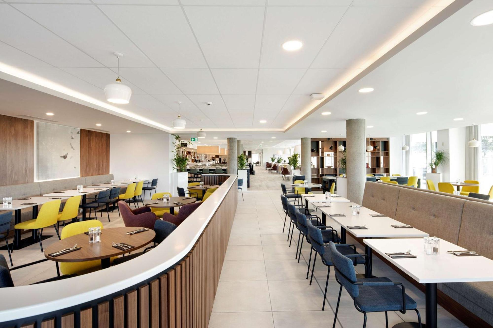 Hotel Hampton By Hilton London Stansted Airport Stansted Mountfitchet Esterno foto