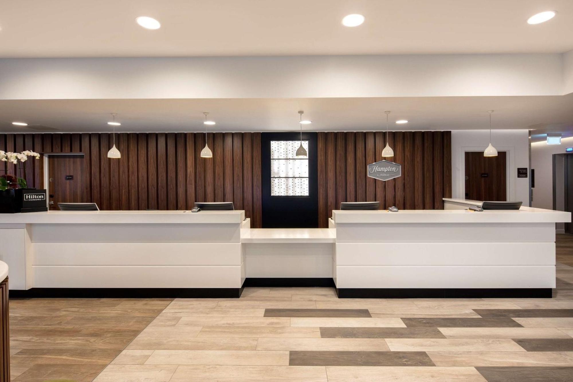 Hotel Hampton By Hilton London Stansted Airport Stansted Mountfitchet Esterno foto