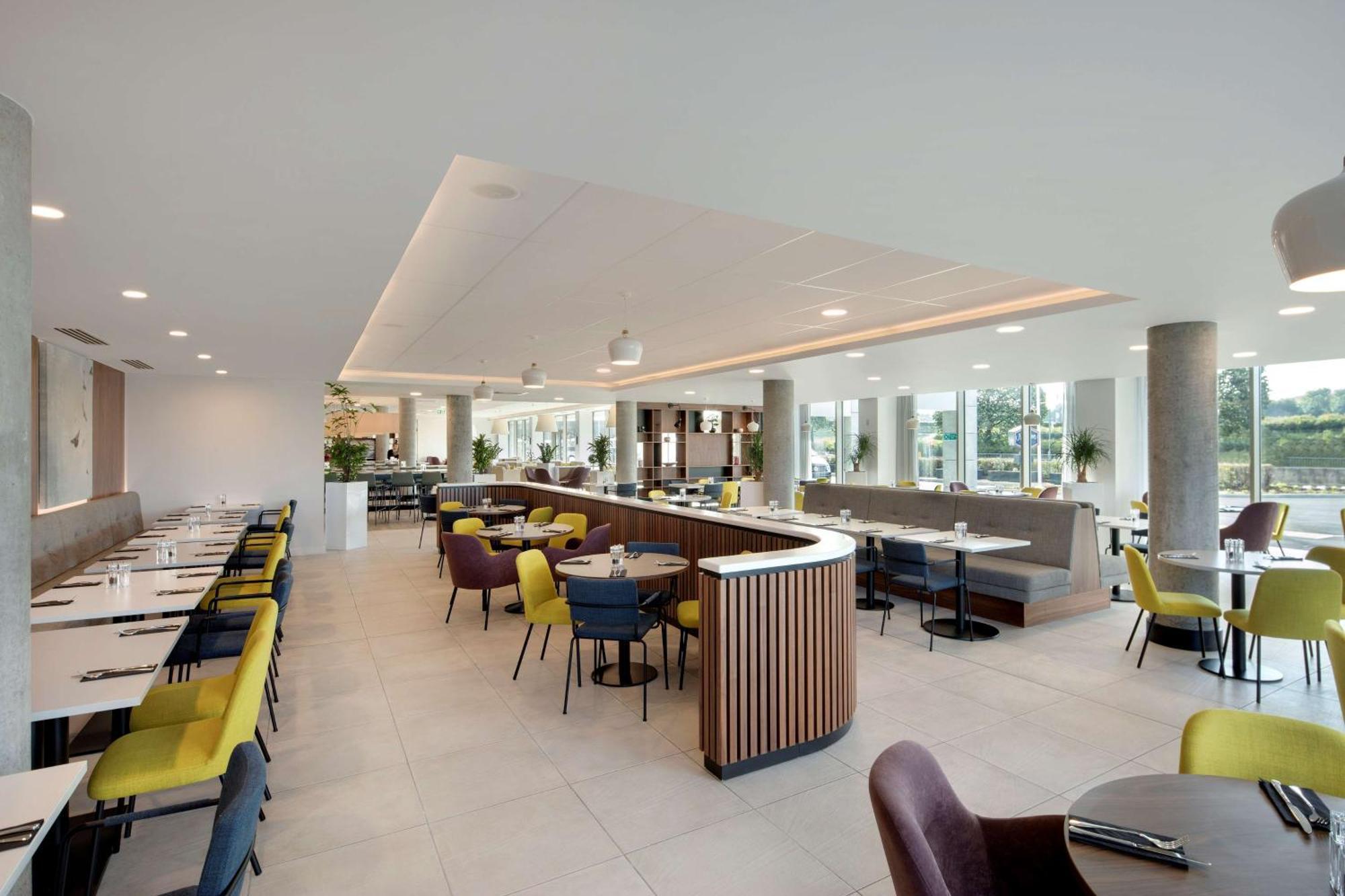 Hotel Hampton By Hilton London Stansted Airport Stansted Mountfitchet Esterno foto