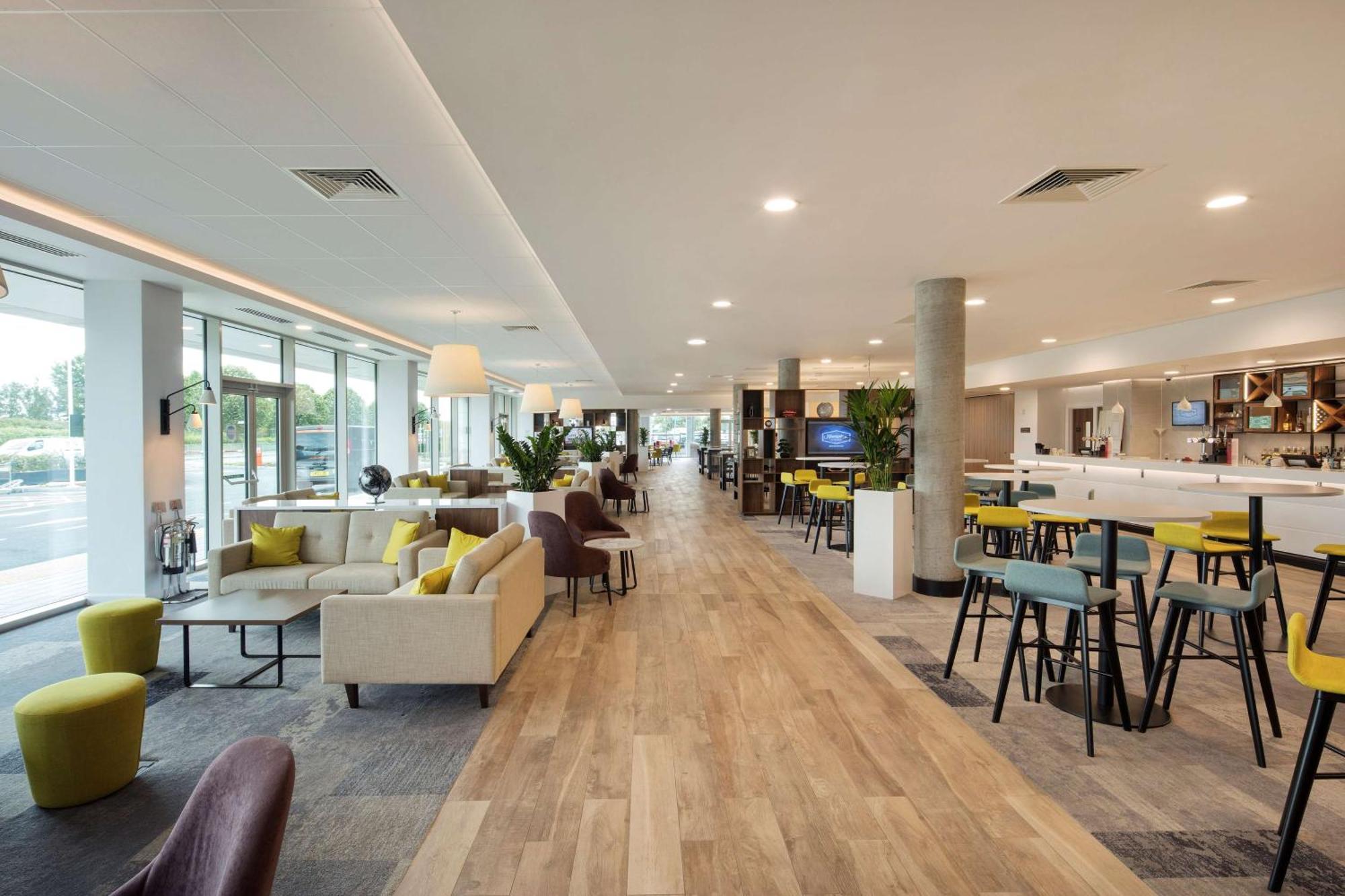 Hotel Hampton By Hilton London Stansted Airport Stansted Mountfitchet Esterno foto