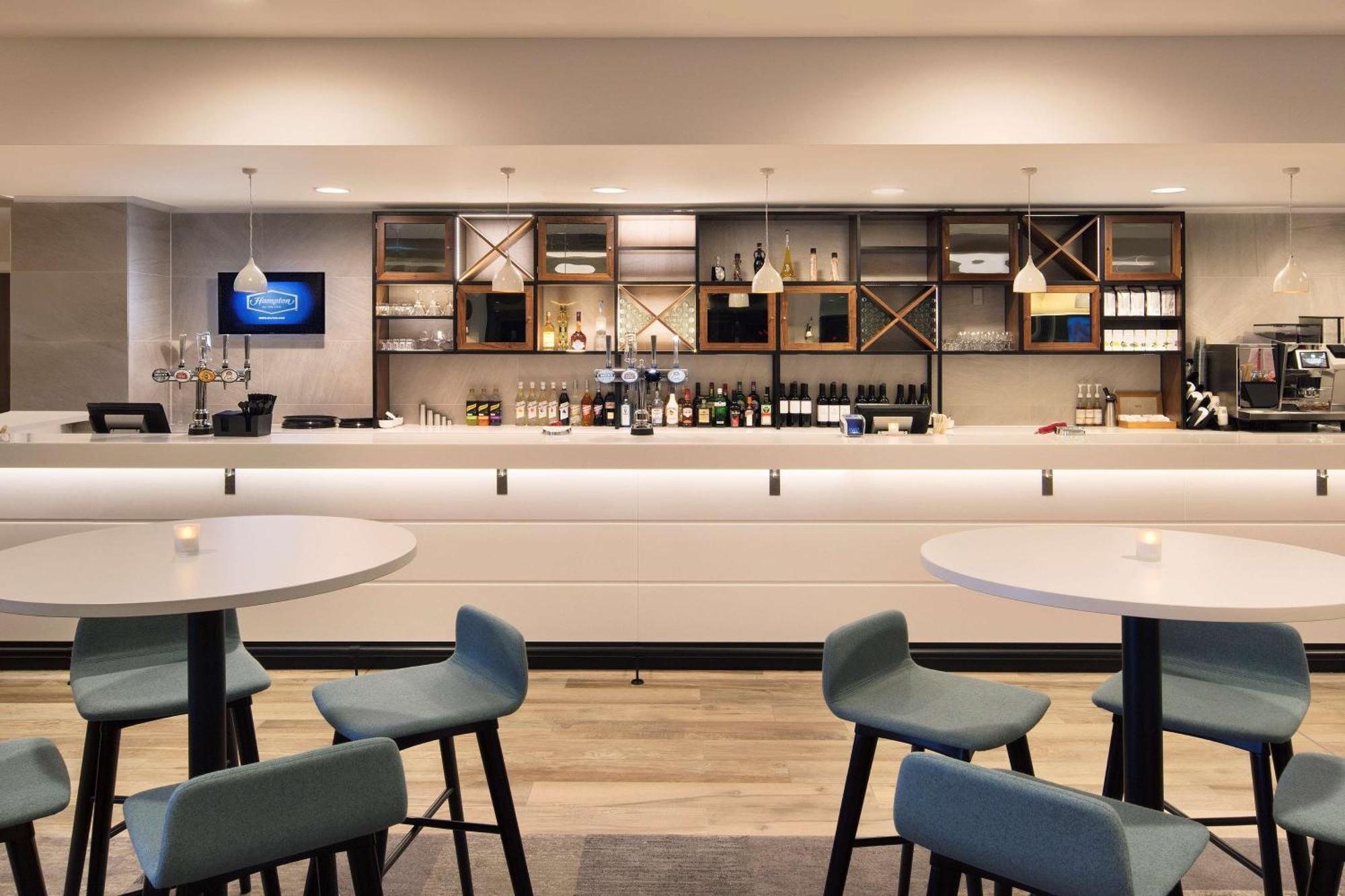Hotel Hampton By Hilton London Stansted Airport Stansted Mountfitchet Esterno foto