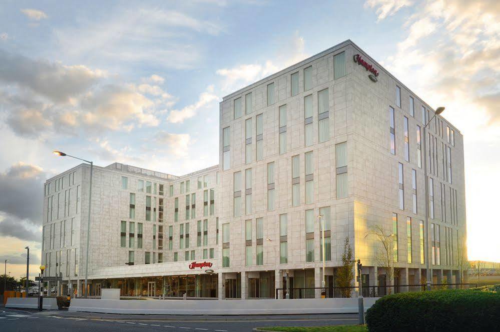 Hotel Hampton By Hilton London Stansted Airport Stansted Mountfitchet Esterno foto